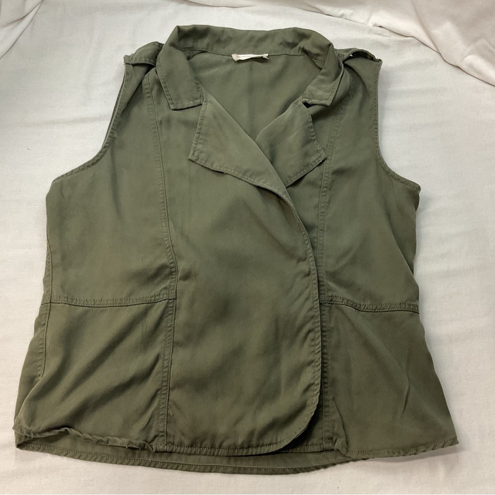 Altar'd State Women's Olive Green Vest, Size Small, Casual Everyday Spring Fall‎